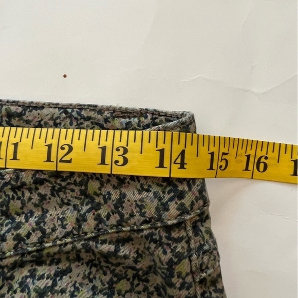 Cabi Ditsy Olive Green Floral Stretch Skinny Jeans Size 2 Style# 5083 - Picture 10 of 13